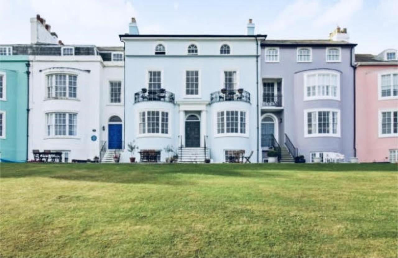 Beautiful Beachfront Retreat With A Stunning Sea View For The Ultimate Escape Away From The Busy World Below Herne Bay Exteriör bild