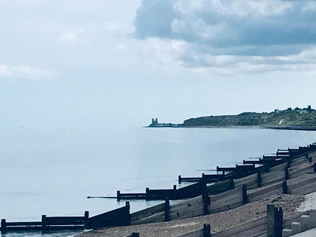 Beautiful Beachfront Retreat With A Stunning Sea View For The Ultimate Escape Away From The Busy World Below Herne Bay Exteriör bild