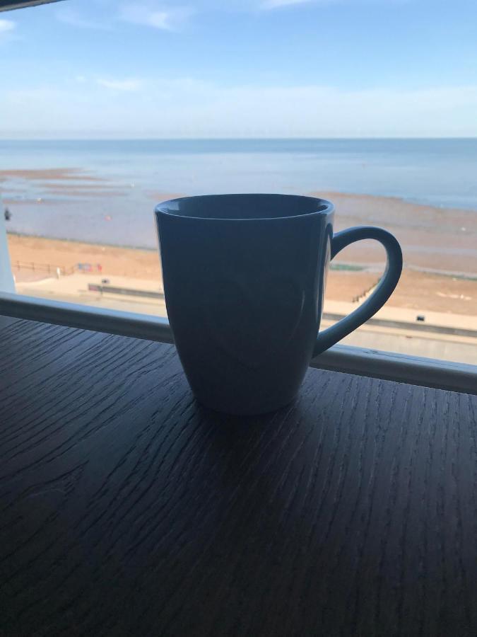 Beautiful Beachfront Retreat With A Stunning Sea View For The Ultimate Escape Away From The Busy World Below Herne Bay Exteriör bild