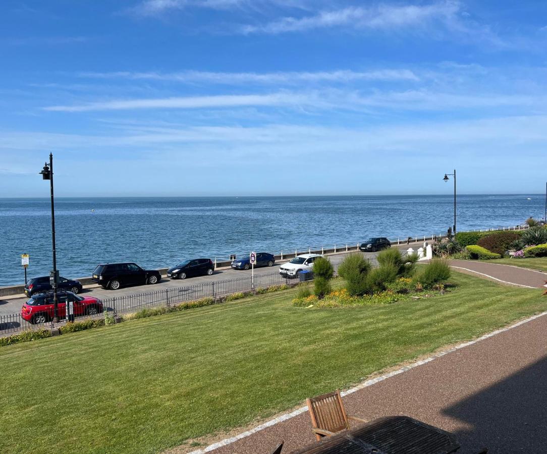 Beautiful Beachfront Retreat With A Stunning Sea View For The Ultimate Escape Away From The Busy World Below Herne Bay Exteriör bild