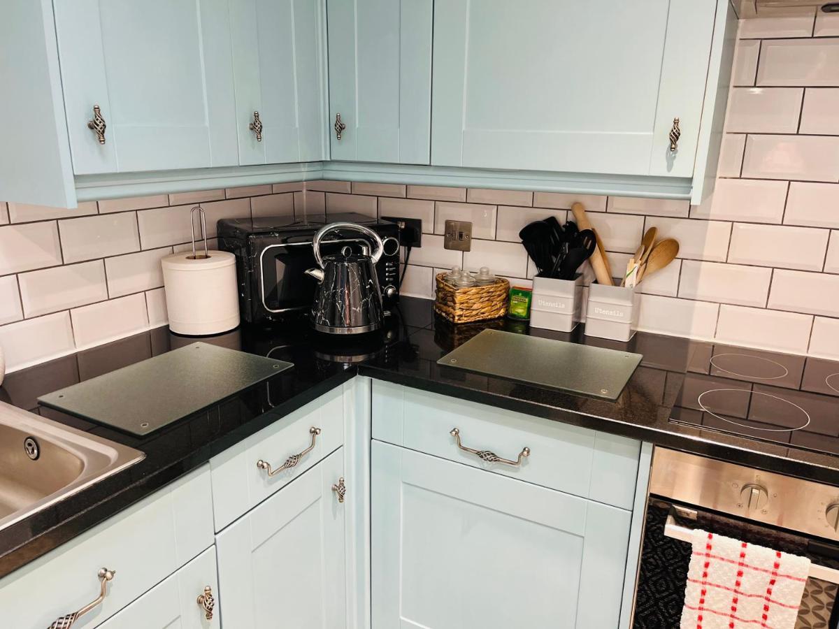 Beautiful Beachfront Retreat With A Stunning Sea View For The Ultimate Escape Away From The Busy World Below Herne Bay Exteriör bild