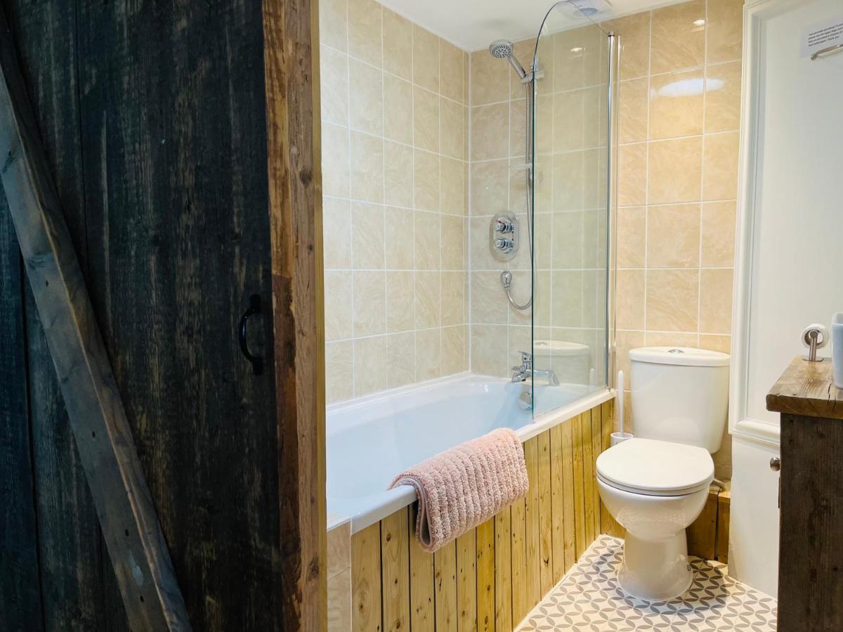 Beautiful Beachfront Retreat With A Stunning Sea View For The Ultimate Escape Away From The Busy World Below Herne Bay Exteriör bild