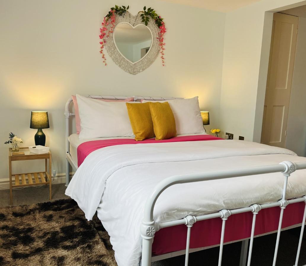 Beautiful Beachfront Retreat With A Stunning Sea View For The Ultimate Escape Away From The Busy World Below Herne Bay Exteriör bild